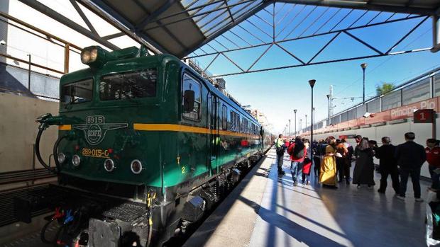 El tren de la fresa en la estación de Príncipe Pío